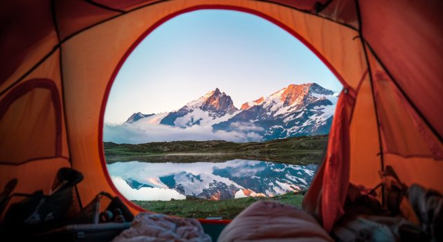Alpes du sud : Réveil bivouac hautes-Vallée plateau emparis la grave